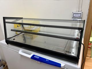 Vitrina expositora nueva con luz