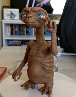 E.T. El Extraterrestre. Escala 1/6. Pintada a mano
