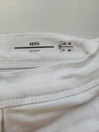 Vaqueros blancos sin estrenar