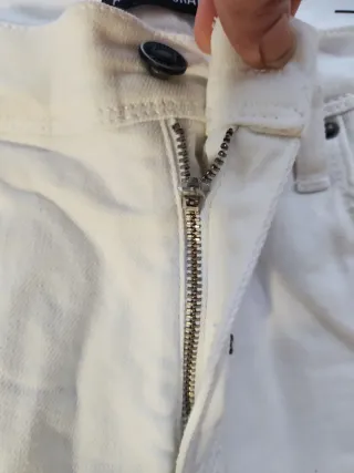 Vaqueros blancos sin estrenar