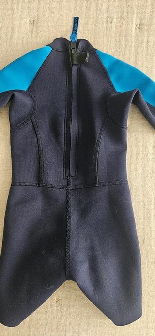 Neopreno corto surf OLAIAN niños. Talla: 4