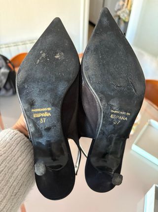 Zapatos de tacón negros El mundo de los zapatos