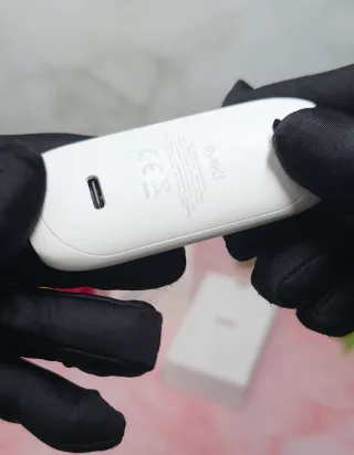 Auriculares inalámbricos blancos