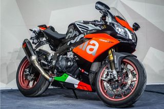 APRILIA RSV4 **ESCAPE AKRAPOVIC**CARBONO**POCOS KM**