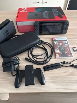 Nintendo Switch + Juego WWE 2K18