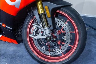 APRILIA RSV4 RF **ESCAPE AKRAPOVIC CARBONO **OHLINS** MUY POCOS KM**