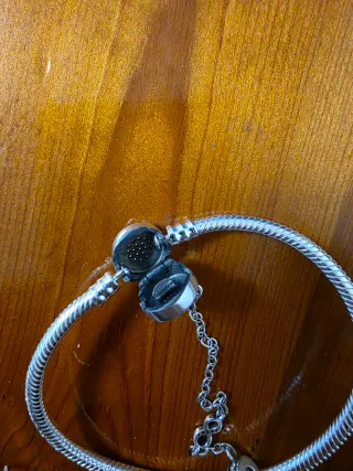 Pulsera de plata con charm