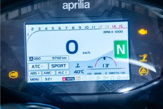 APRILIA RSV4 RF **ESCAPE AKRAPOVIC CARBONO **OHLINS** MUY POCOS KM**