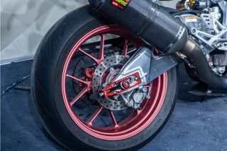 APRILIA RSV4 RF **ESCAPE AKRAPOVIC CARBONO **OHLINS** MUY POCOS KM**