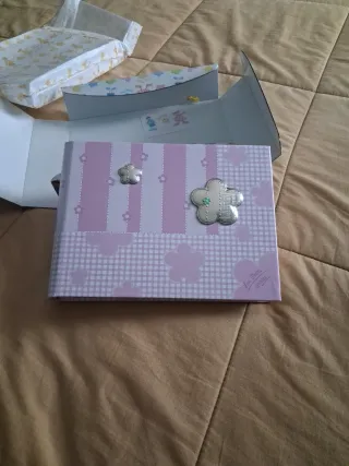 Album portafoto rosa con fiori