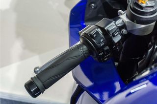 YAMAHA R1 **IMPECABLE**POCOS KM**