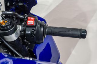 YAMAHA R1 **IMPECABLE**POCOS KM**