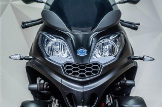 PIAGGIO MP3 300 HPE CARNET B * IMPECABLE *