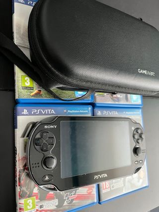PS Vita + Funda y Juegos