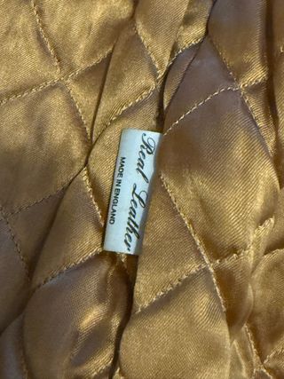 Cazadora de cuero acolchada