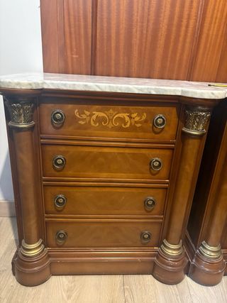 Mesitas de noche de madera con mármol