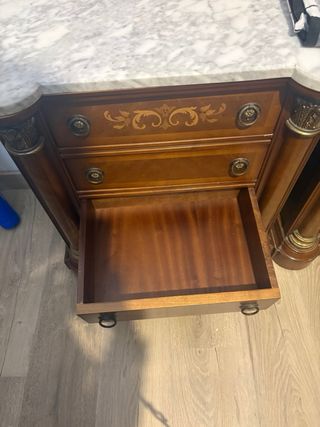 Mesitas de noche de madera con mármol