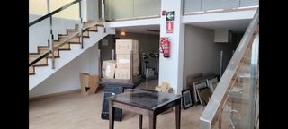 Lote Sillas Madera y Cuadros