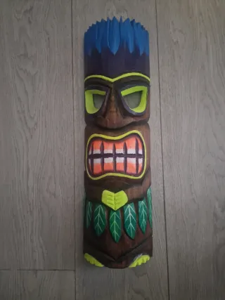 Máscara Tiki Luminiscente