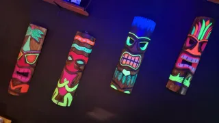 Máscara Tiki Luminiscente