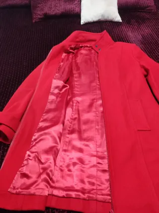Abrigo de mujer de lana rojo