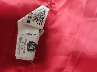 Abrigo de mujer de lana rojo