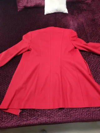 Abrigo de mujer de lana rojo