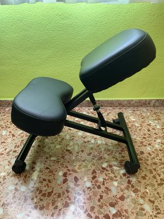 Silla ergonómica rodillas negra