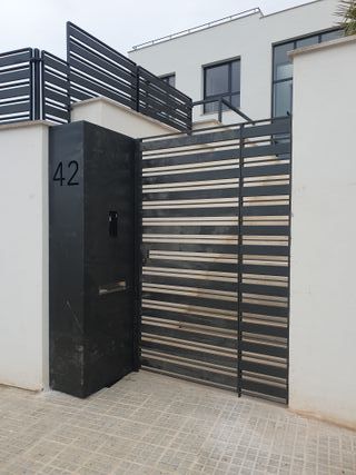 Carpintería metálica a medida en Zaragoza. Metal13