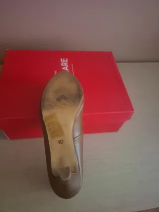 Zapatos de tacón marrones