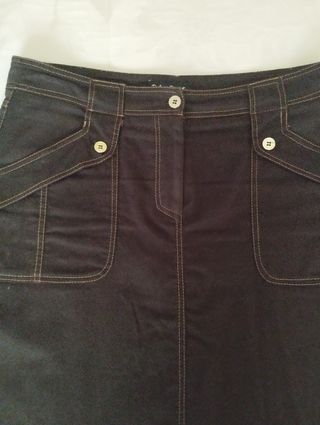 Falda marrón con bolsillos