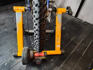 Bicicleta Montaña Conor Edition WRC + Rodillo