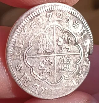 Lote 2 Monedas: Medio Real y Dos Reales