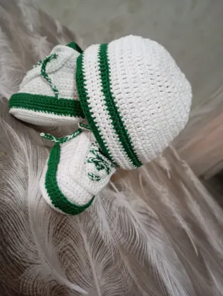 Cappellino e scarpine uncinetto cotone