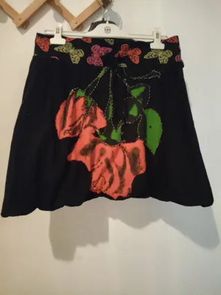 Gonna a palloncino con rose e farfalle