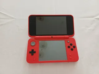 New Nintendo 2DS XL Pokeball Edition