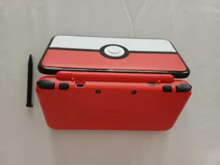 New Nintendo 2DS XL Pokeball Edition