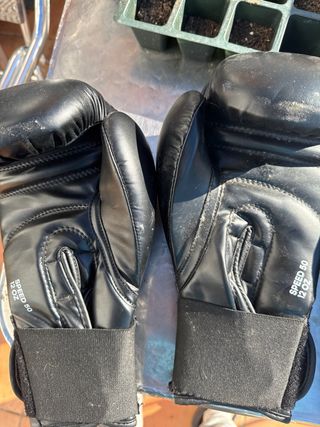 OFERTA!! Guantes de boxeo Adidas y Outshock