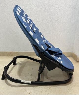Hamaca para bebé con estrellas.