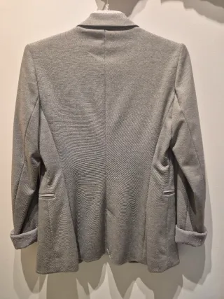 Americana entallada gris