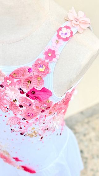 Maillot Patinaje blanco con flores rosas