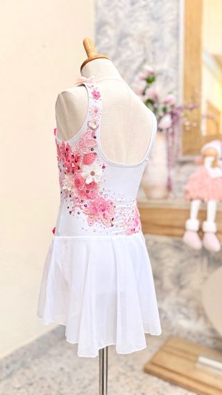 Maillot Patinaje blanco con flores rosas