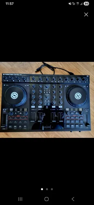 Controlador DJ Traktor Kontrol S4 MK1