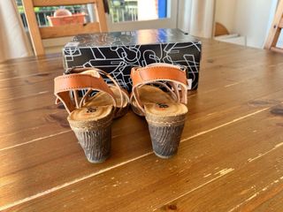 Sandalias ART cuero NUEVAS talla 41