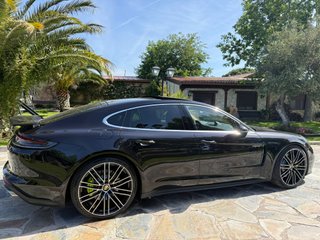 Porsche Panamera 2021