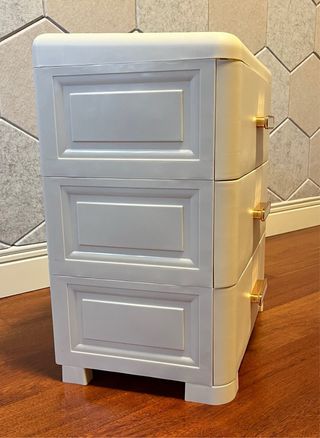 Mesita Cajonera Beige y Dorada