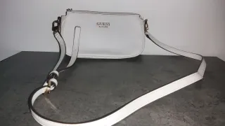 Bolso Guess de piel blanco