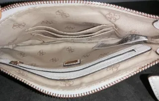 Bolso Guess de piel blanco