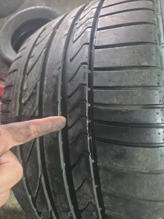 Cubierta Bridgestone 235/35 R20 106W