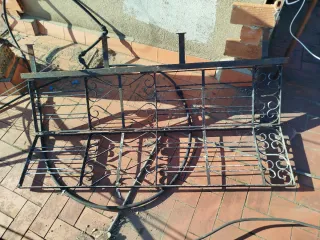 2 puertas y 1 ventana de hierro forjado